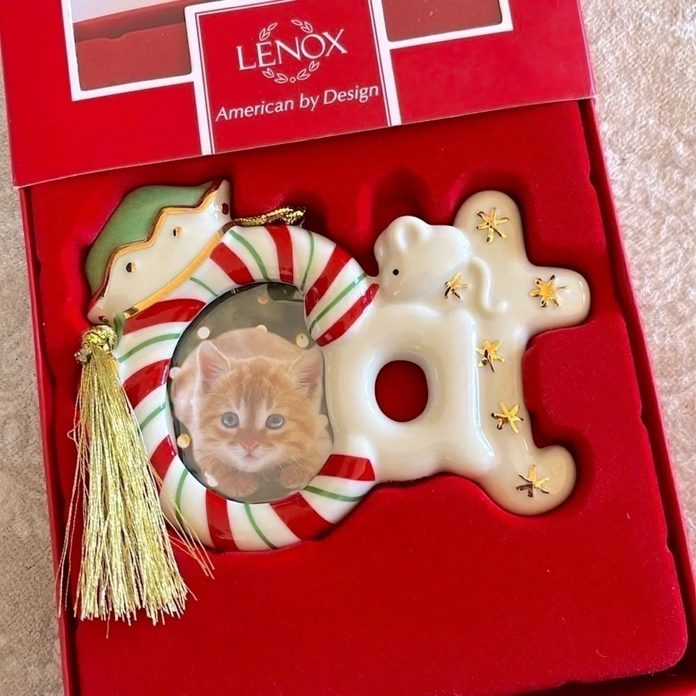 Brand New Lenox Christmas Ornament Magnet Cat Picture Photo Frame Ceramic Kitty
